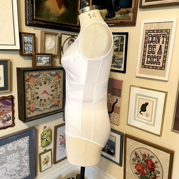 Dolce Vita Intimates White Instant Shaping Wireless Bodysuit 38D - Picture 2 of 6